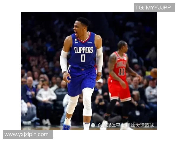 ESPN众名记如果小卡能保持季前赛前两战状态 快船有能力拿西部冠军 ESPN众名记如果小卡能保持季前赛前两战状态 快船有能力拿西部冠军