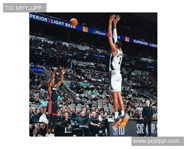 没法防！文班亚马单打运一步急停中投 防守人望球兴叹...